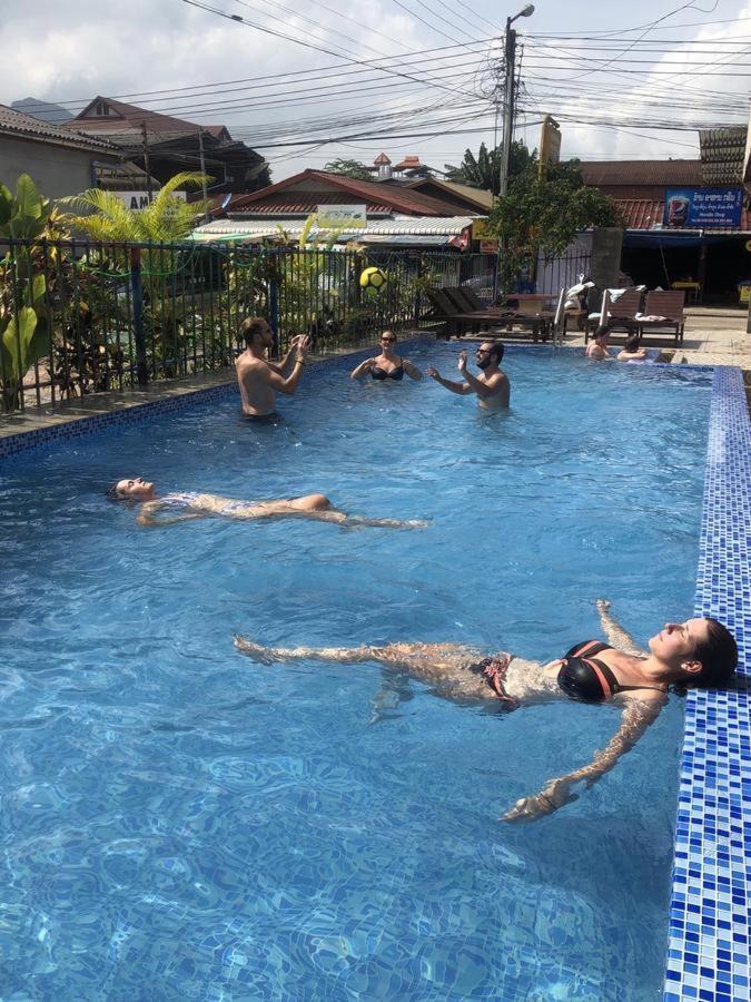 Real Vang Vieng Backpacker Hostel Buitenkant foto